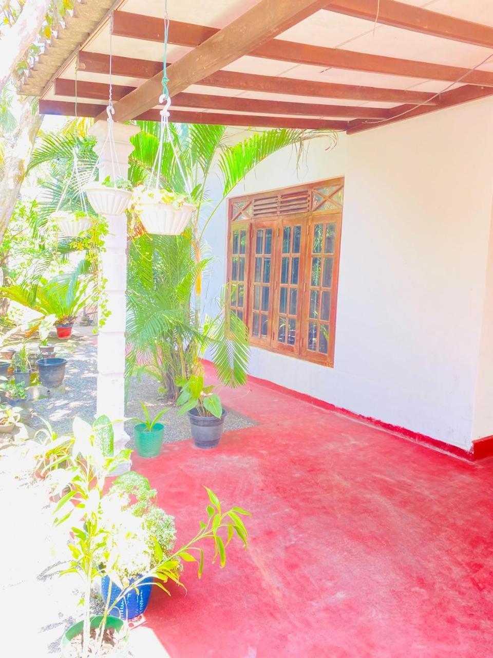 Pradeep Guest House Mirissa Exterior photo