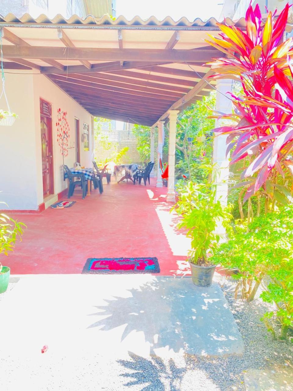 Pradeep Guest House Mirissa Exterior photo